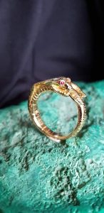 Bague Cobra Or et yeux rubis